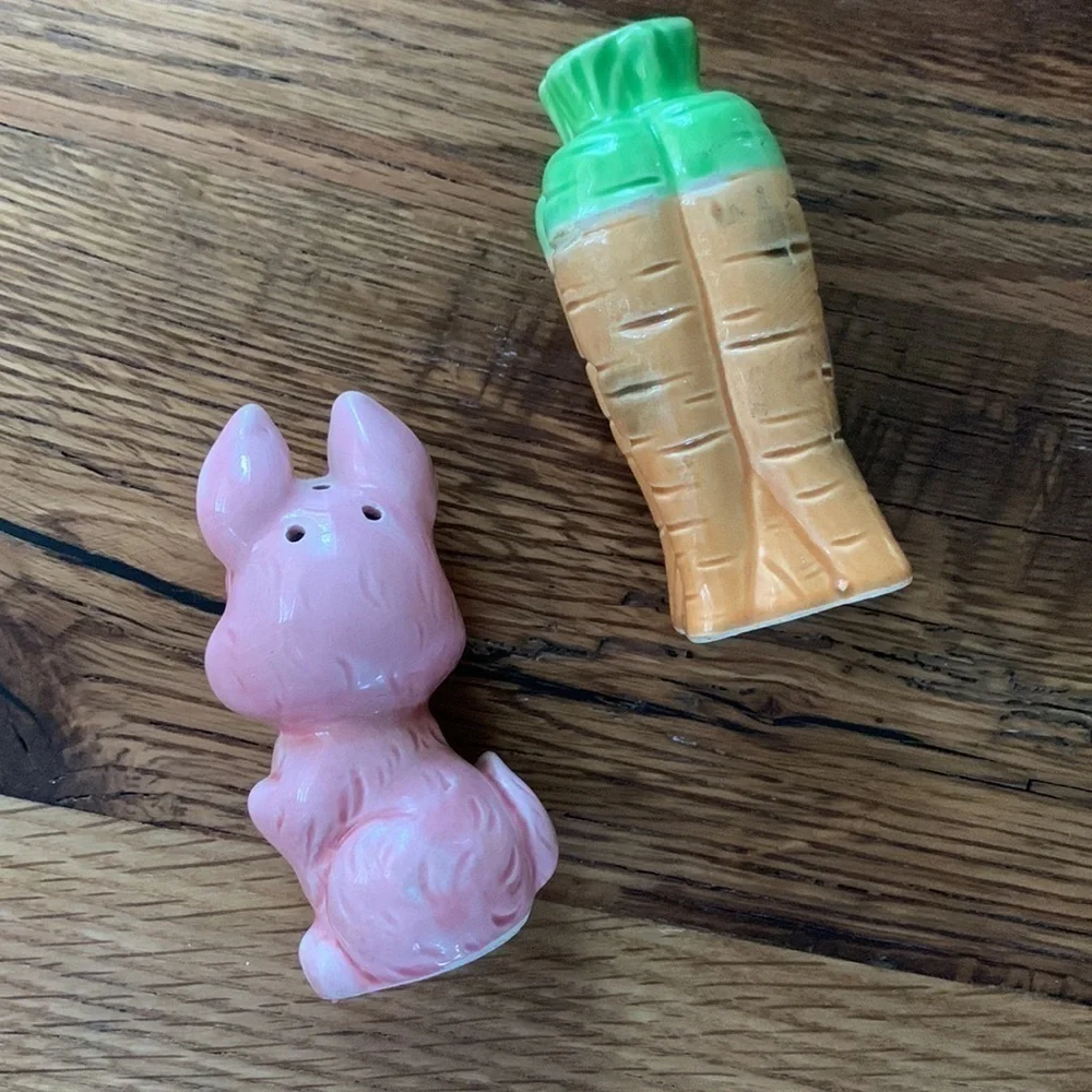 Easter bunny and carrot vintage salt and pepper shaker